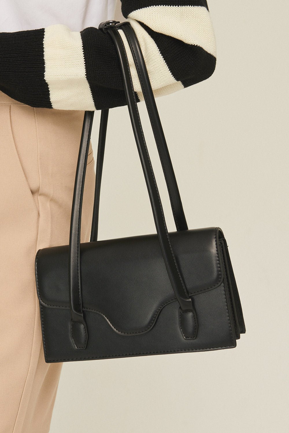 220216_3003.jpg Cara Square Shoulder Bag - Image 1
